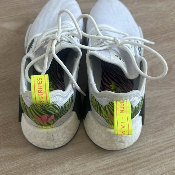 ADIDAS SNEAKERS SIZE WOMENS 8.5 / MENS 7 - Picture 4 of 6